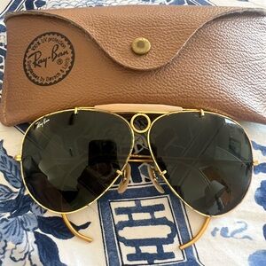 Vintage B&L Ray-Ban Gold Aviator Sunglasses with case
